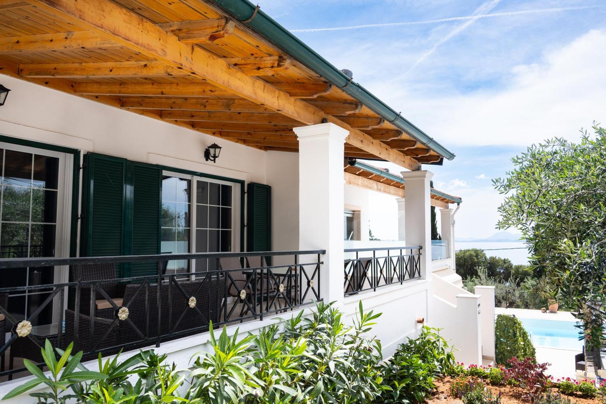 Crystal Blue Hotel, Barbati Exterior photo