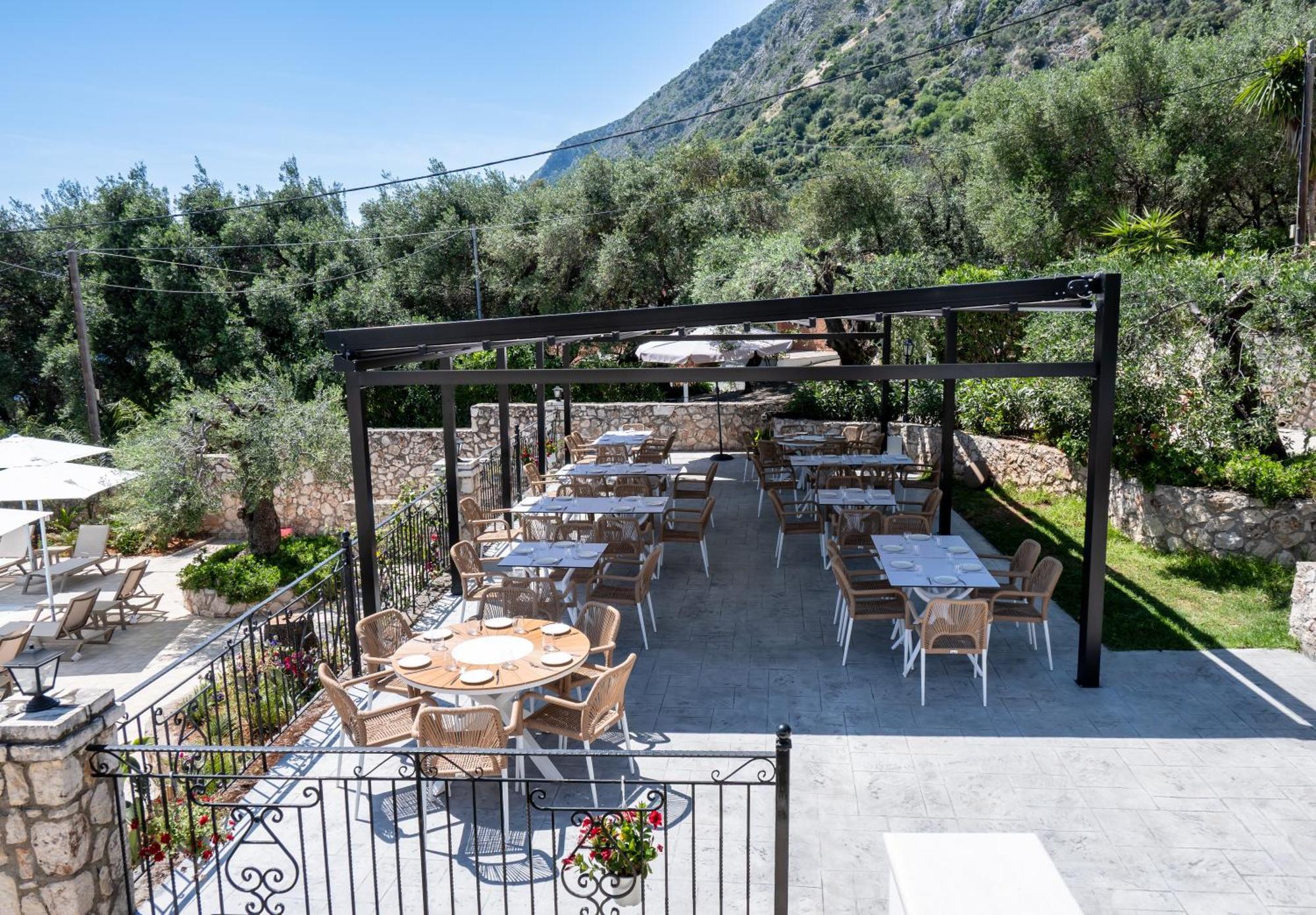 Crystal Blue Hotel, Barbati Exterior photo
