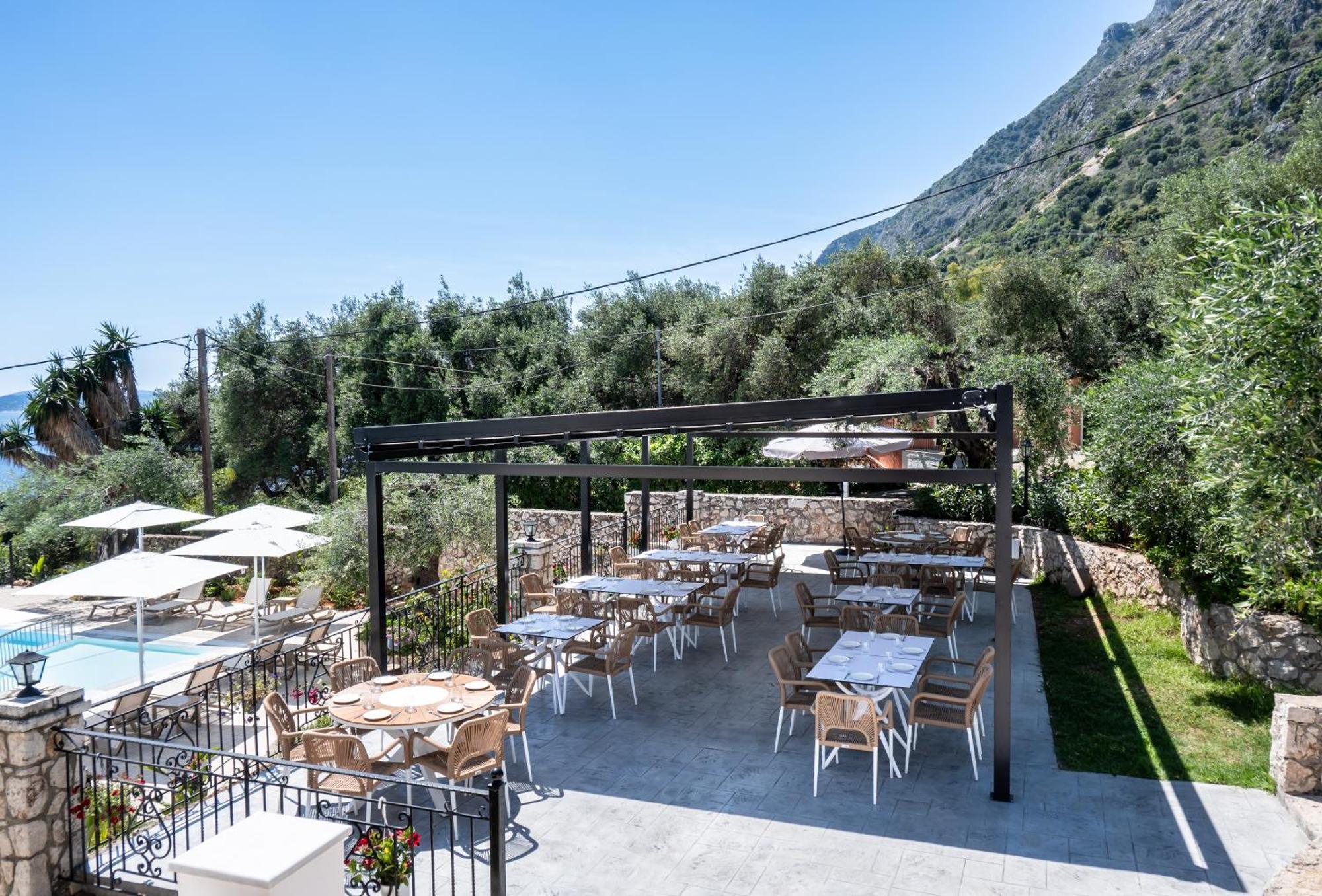Crystal Blue Hotel, Barbati Exterior photo