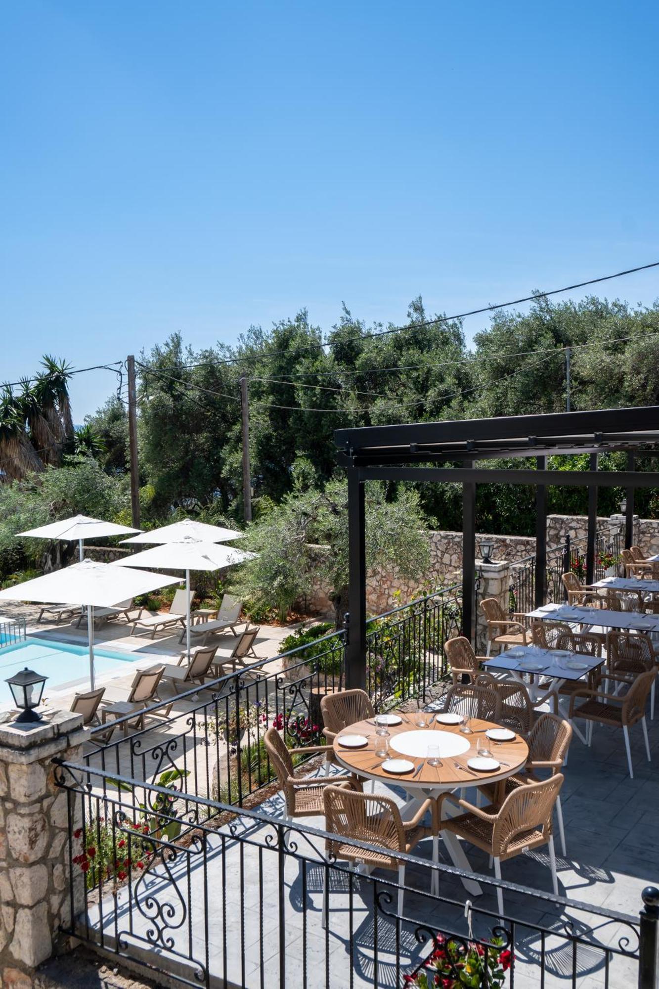 Crystal Blue Hotel, Barbati Exterior photo