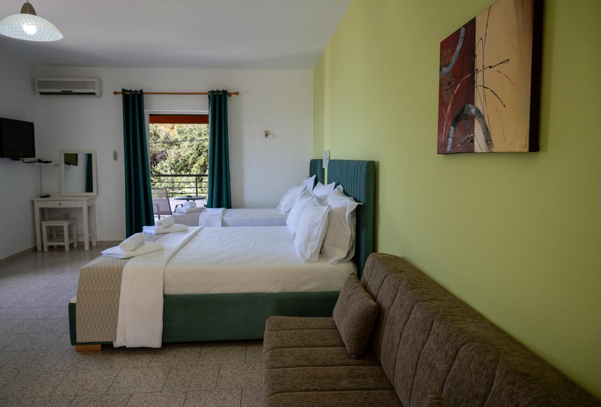Crystal Blue Hotel, Barbati Exterior photo