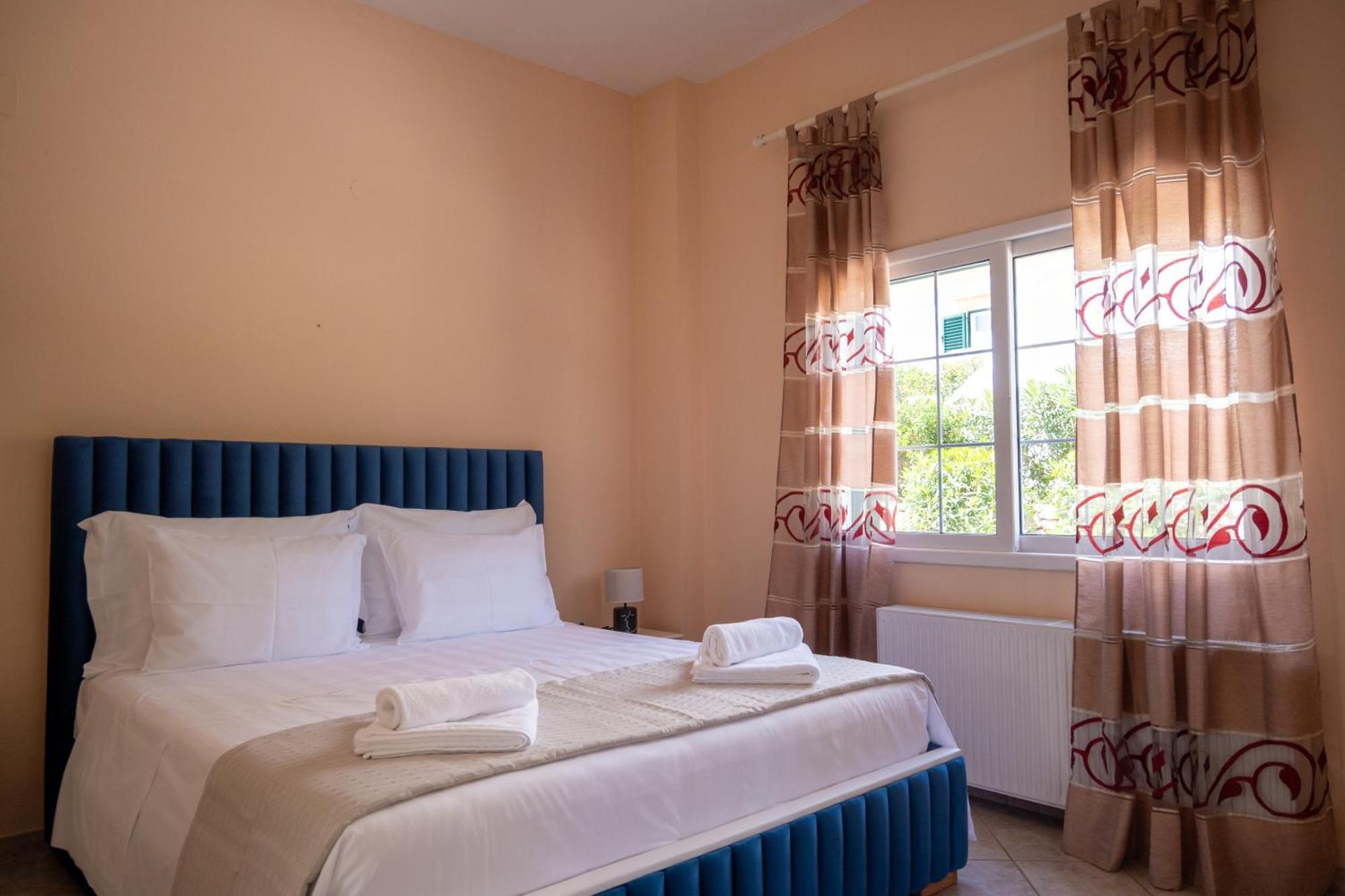 Crystal Blue Hotel, Barbati Exterior photo