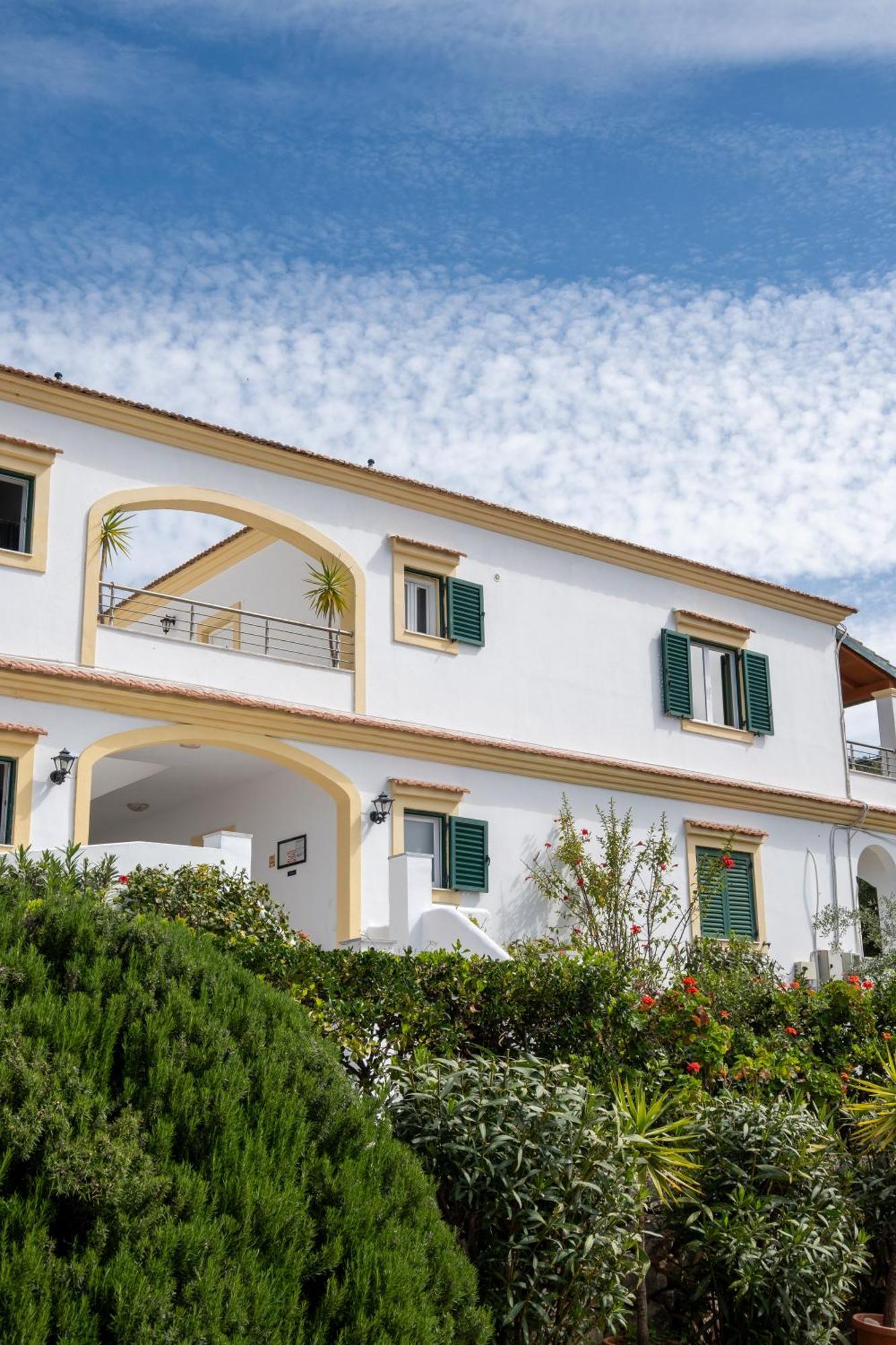 Crystal Blue Hotel, Barbati Exterior photo