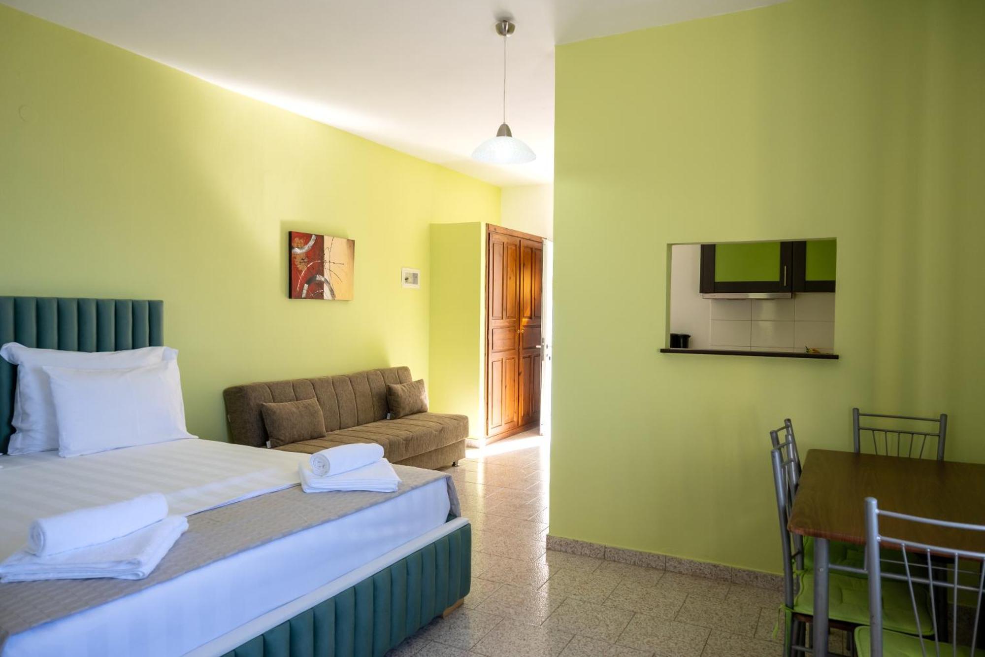Crystal Blue Hotel, Barbati Exterior photo