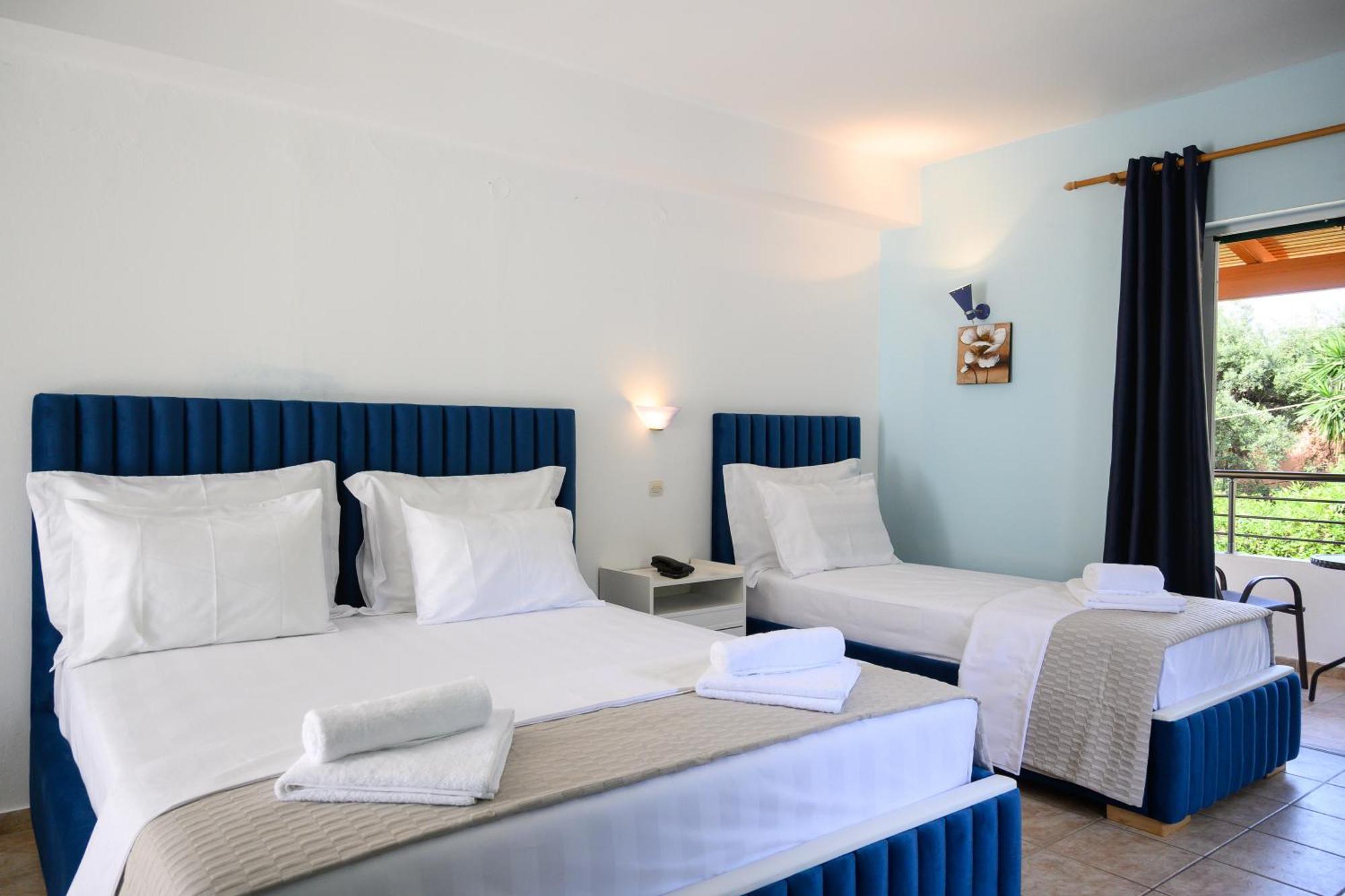 Crystal Blue Hotel, Barbati Exterior photo