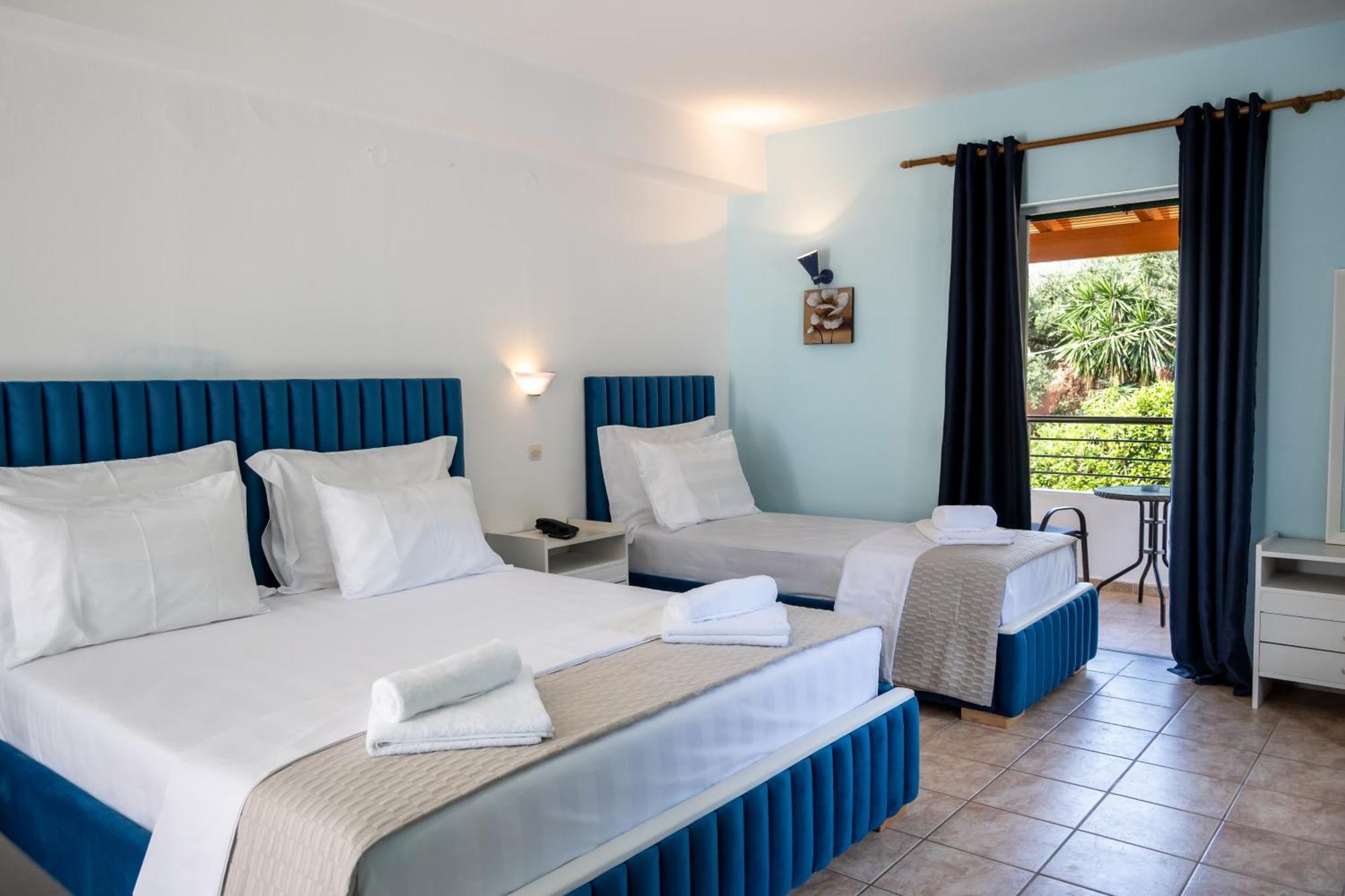 Crystal Blue Hotel, Barbati Exterior photo