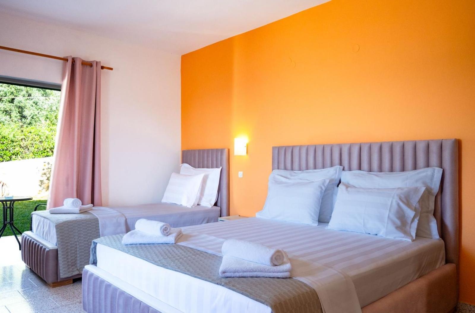 Crystal Blue Hotel, Barbati Exterior photo